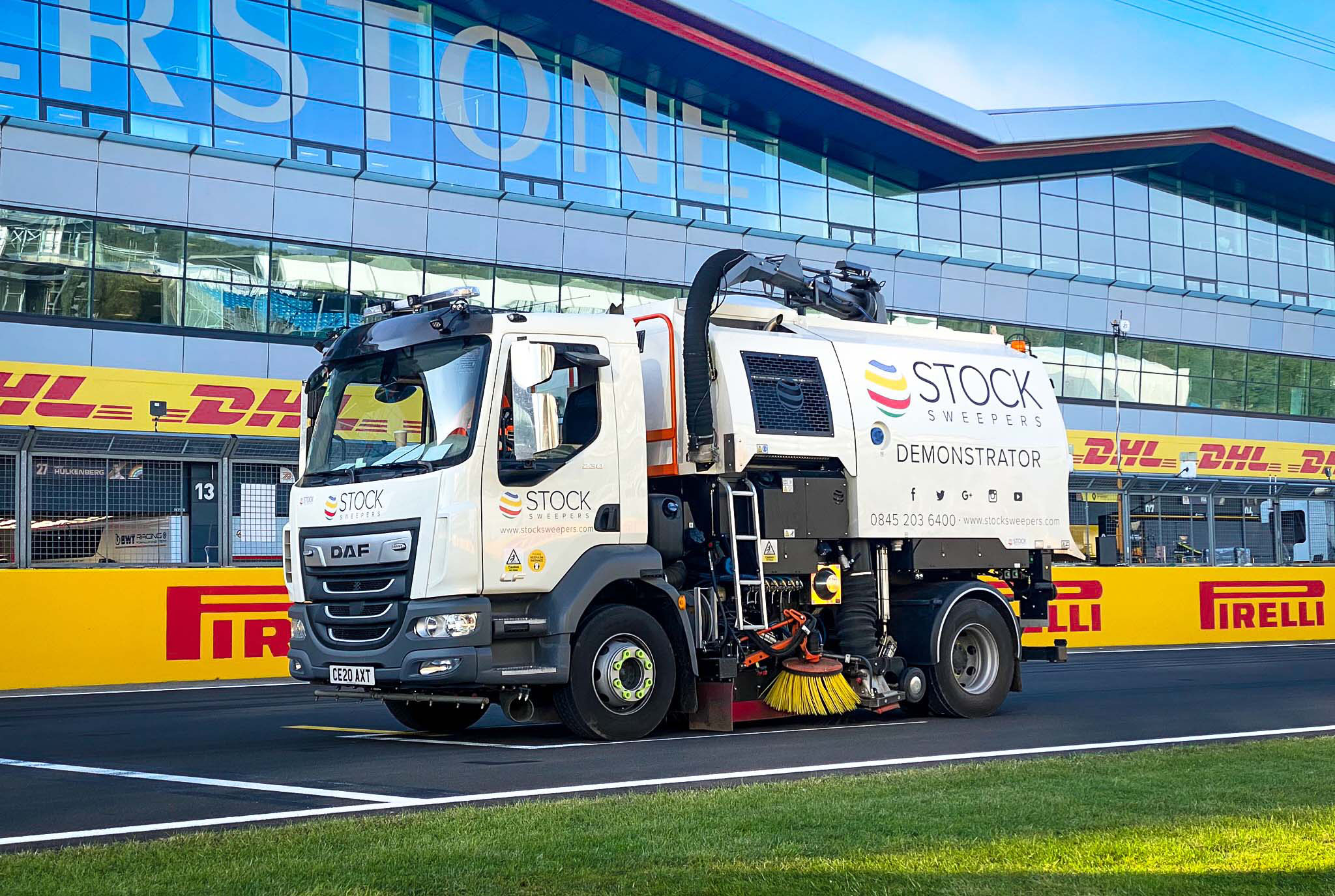 S6400 Robust Truck Mounted Road Sweeper - Stock Sweepers